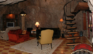 Illustration for article titled Remarkable Cave Houses, Including the Homes that Inspired Tolkien